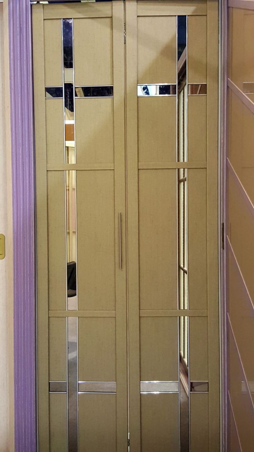 Двери гармошка шпонированные с зеркальным декором Темиртау